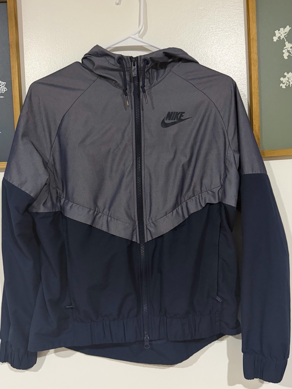 Nike Women’s Gray & Navy Hooded Windbreaker Jacket